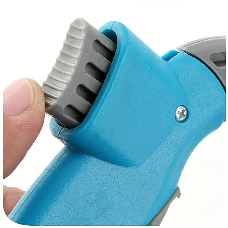 The ergonomic shopping bag handle makes it easy to shop and carry household items with a comfortable grip